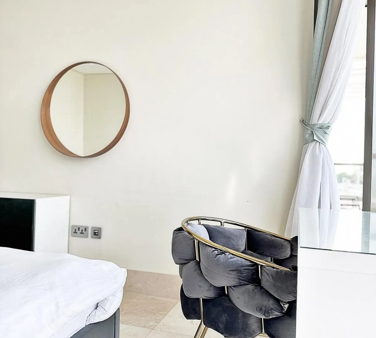 Aura -Direct Seafront 2Br-Palm Apartment Dubai