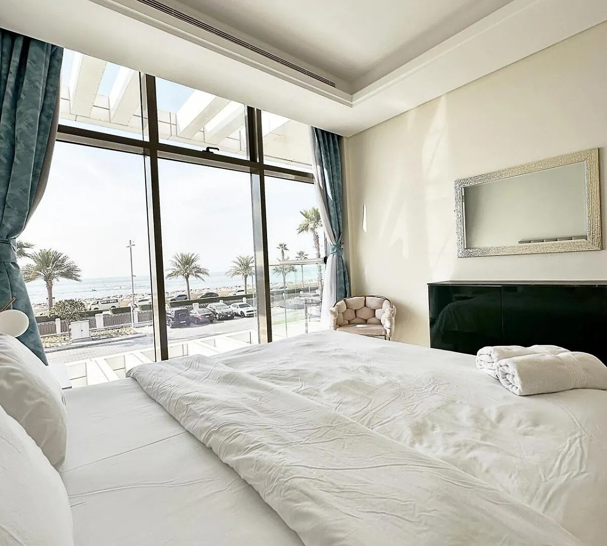 Aura -Direct Seafront 2Br-Palm Apartment Dubai United Arab Emirates