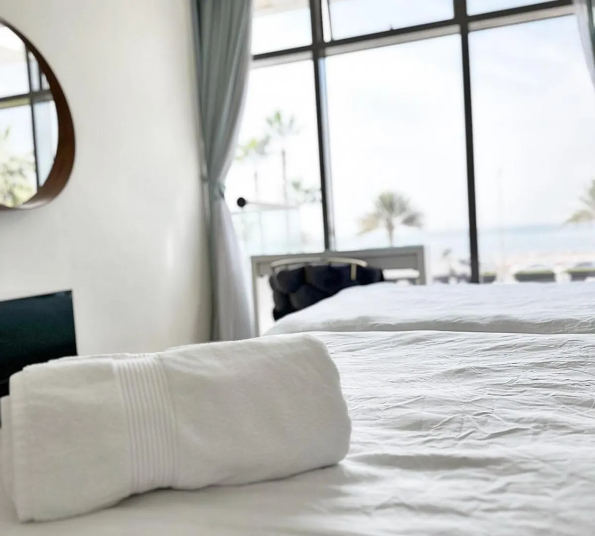Aura -Direct Seafront 2Br-Palm Apartment Dubai United Arab Emirates